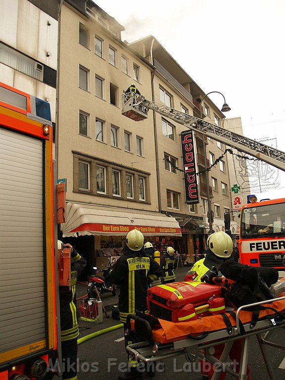 Feuer Koeln Muelheim Frankfurterstr Wiener Platz P45.JPG
